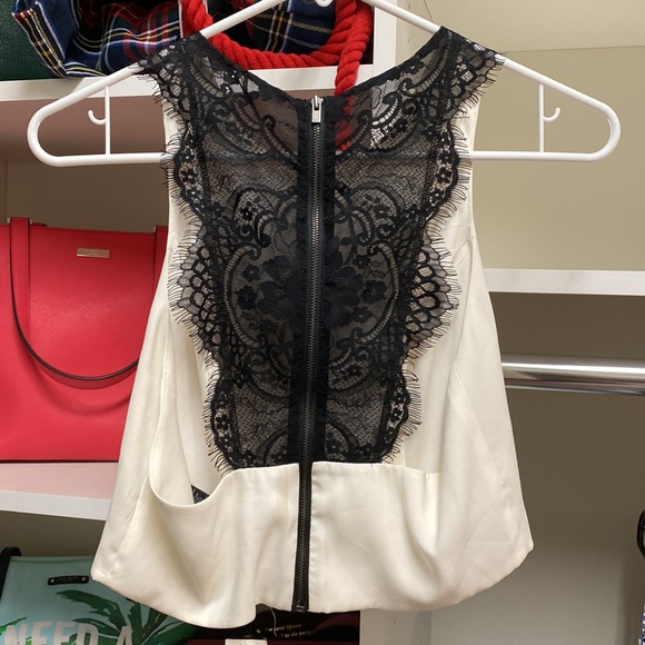 Express Lace Back Crop Top - Picture 2 of 3